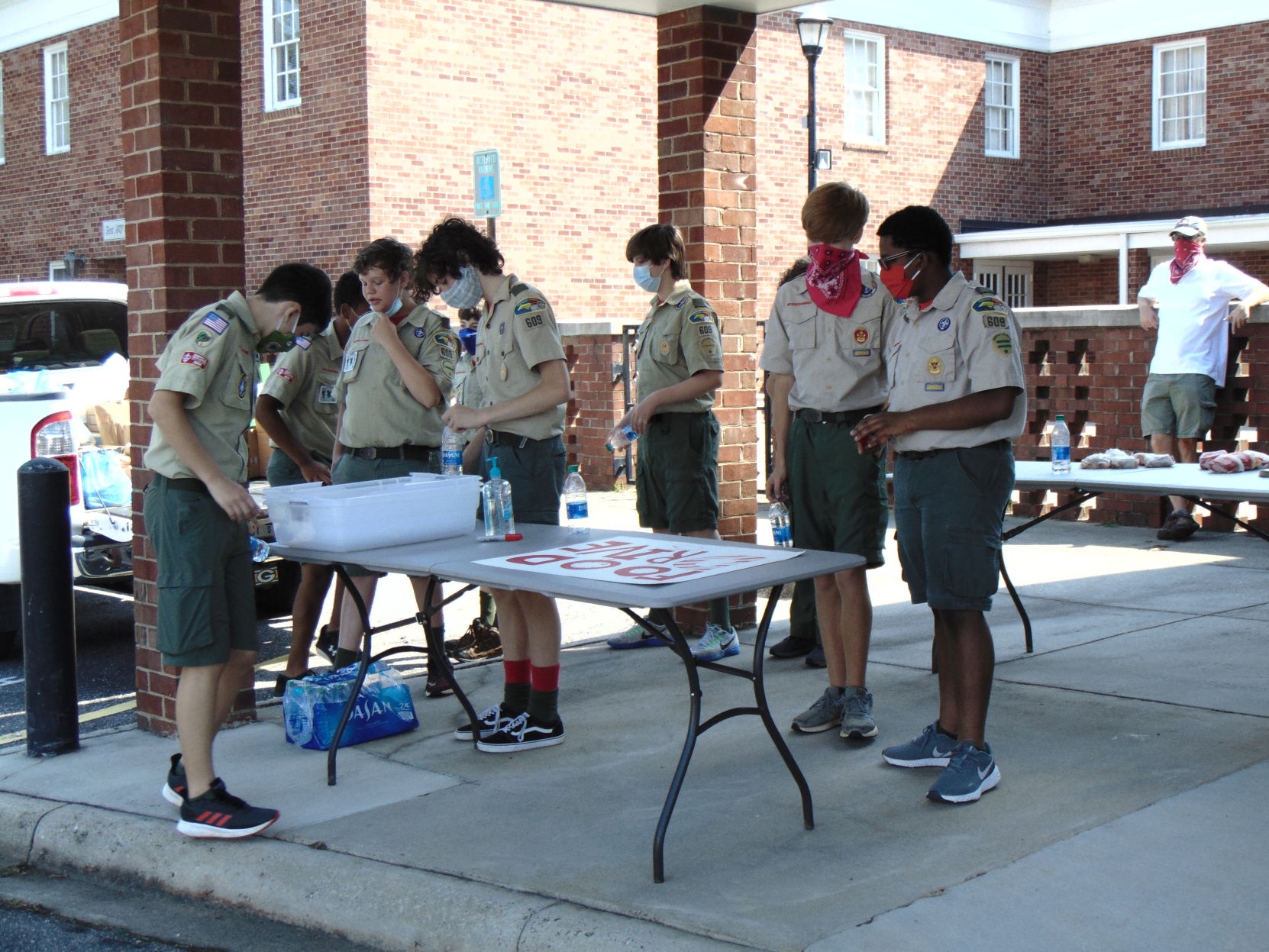 Boy Scouts food drive (9).JPG